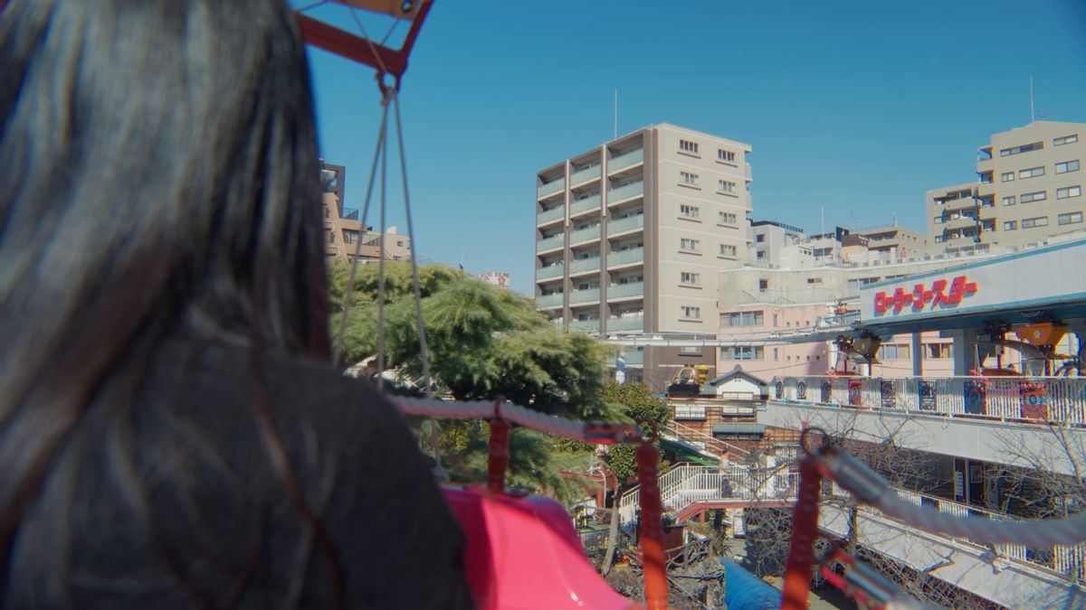 向きを変えたゴンドラから見るマンション