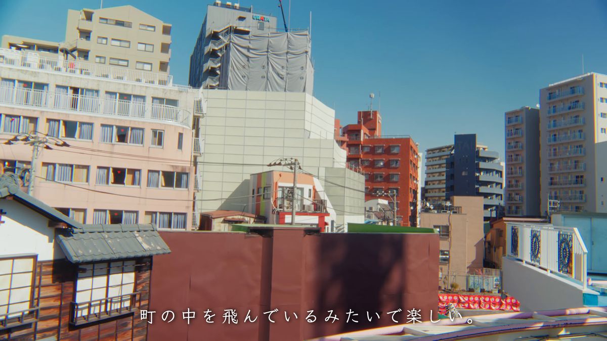 ゴンドラから見下ろす浅草の家並み