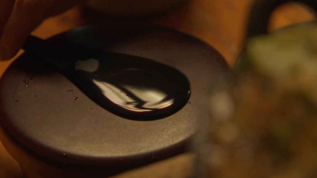 おひつの蓋にのったしゃもじ