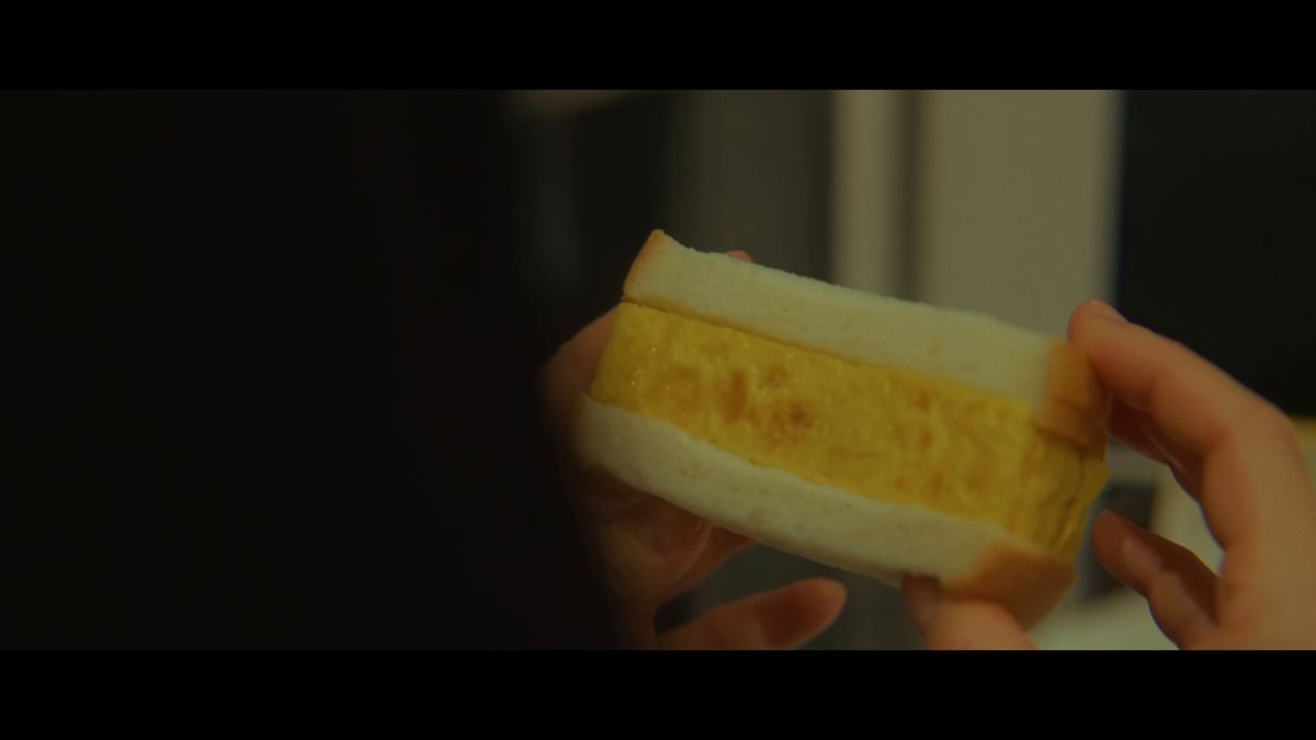 手に取った松露サンド