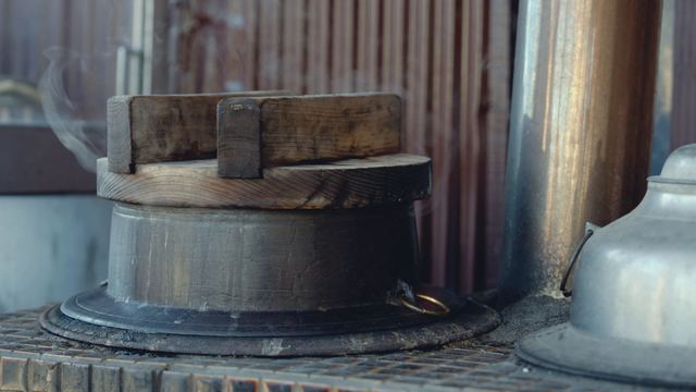 Rice cooked over a kamado