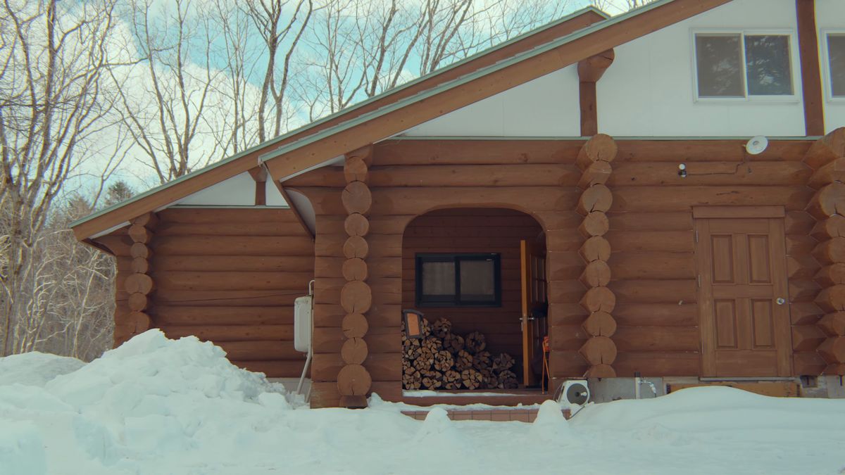 雪山のログハウス