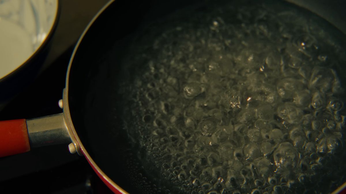 フライパンで沸く湯