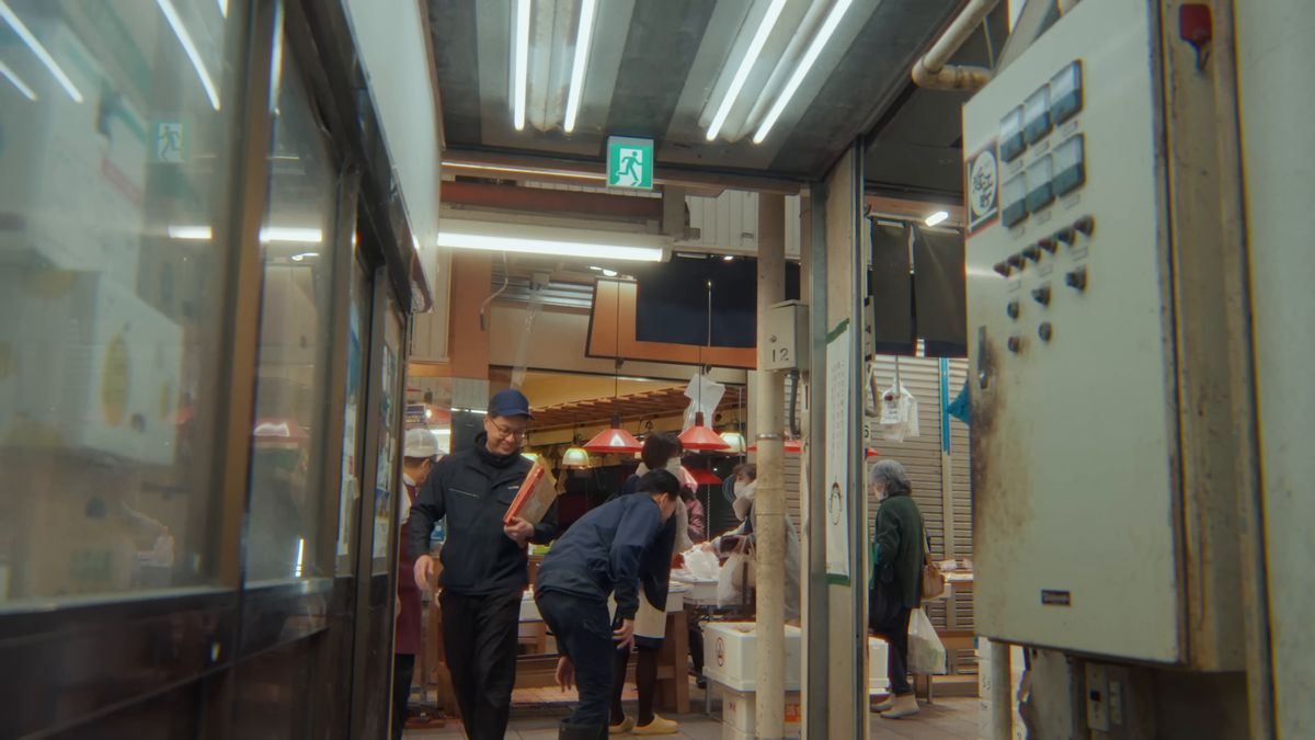 市場の奥の細い通路