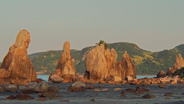 Hashigui-iwa rocks