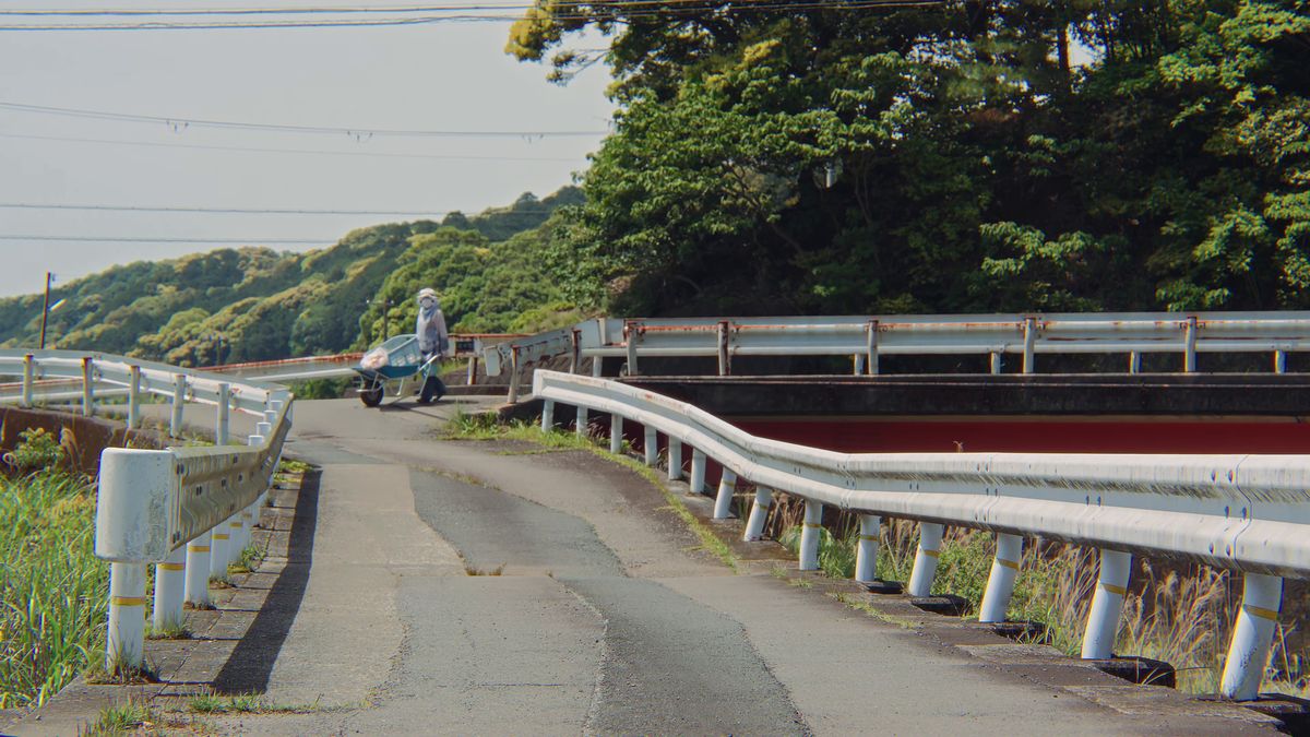 川を渡る橋の道