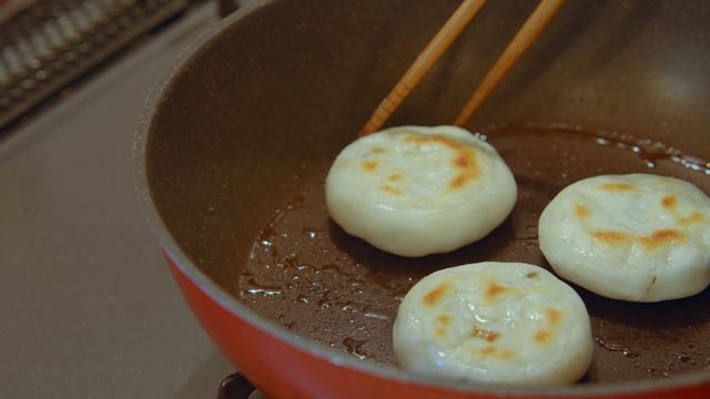 Rice-flour oyaki with nozawana