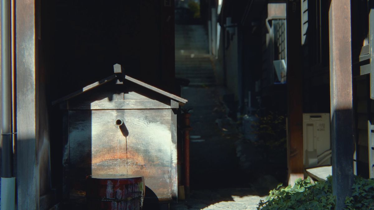 屋根の付いた水場の小屋