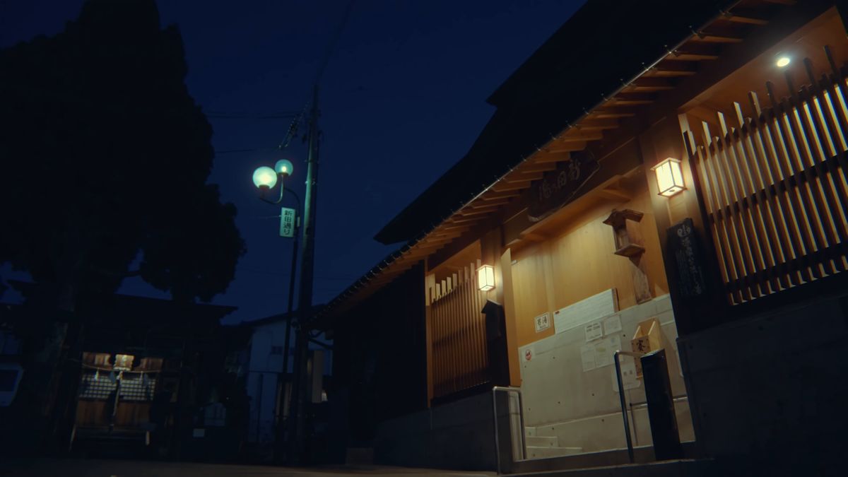 夜空の下の外湯の建物