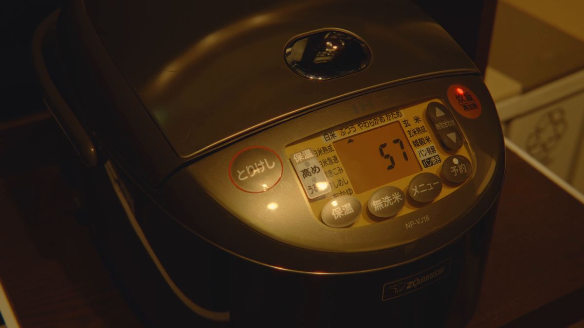 炊き上がりを待つ炊飯器